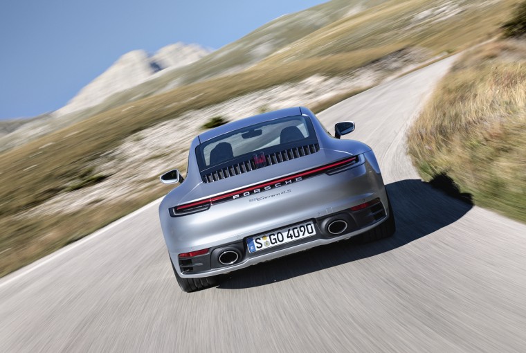 yeni Porsche 911