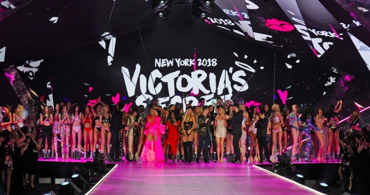 Victoria's Secret Fashion Show Holiday Special 2018