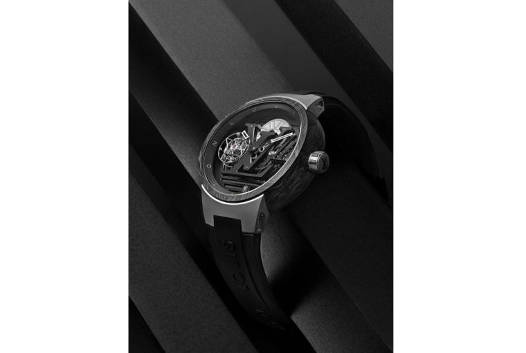 Louis Vuitton Tambour Curve Flying Tourbillon Watch tanıtıldı - Beyefendiler Kulübü