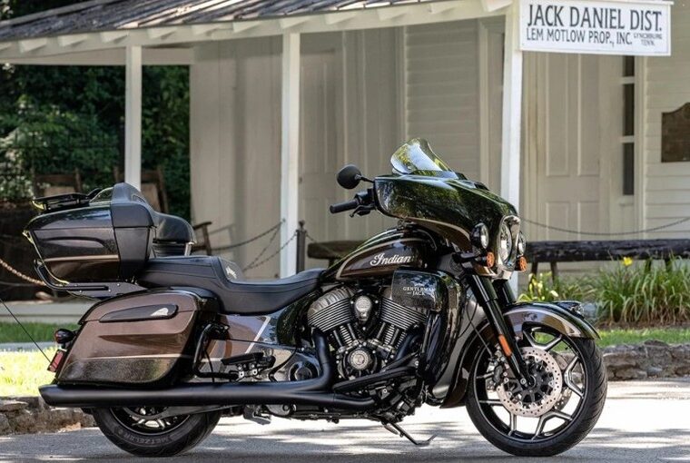2021 Jack Daniel’s x Indian Motorcycles Roadmaster Dark Horse